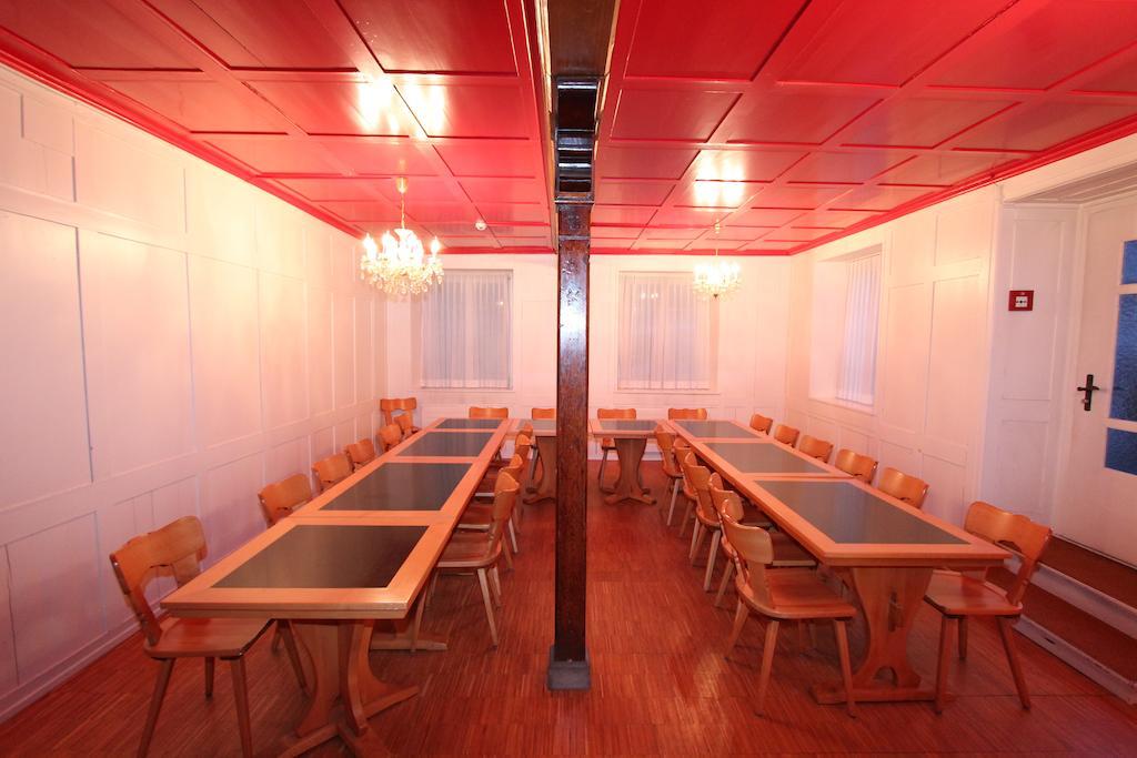 Hotel Engel Am Bahnhof Wädenswil エクステリア 写真